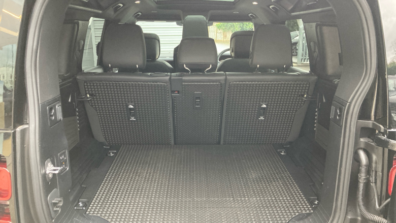 Land Rover Defender 3.0 D350 X-Dynamic HSE 110 5dr Auto [6 Seat] Diesel Estate